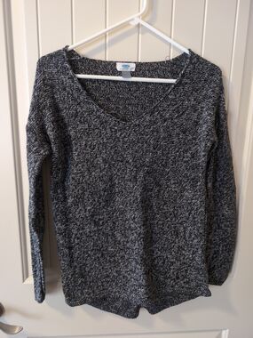 Old Navy Black and White Marled V-Neck Sweater